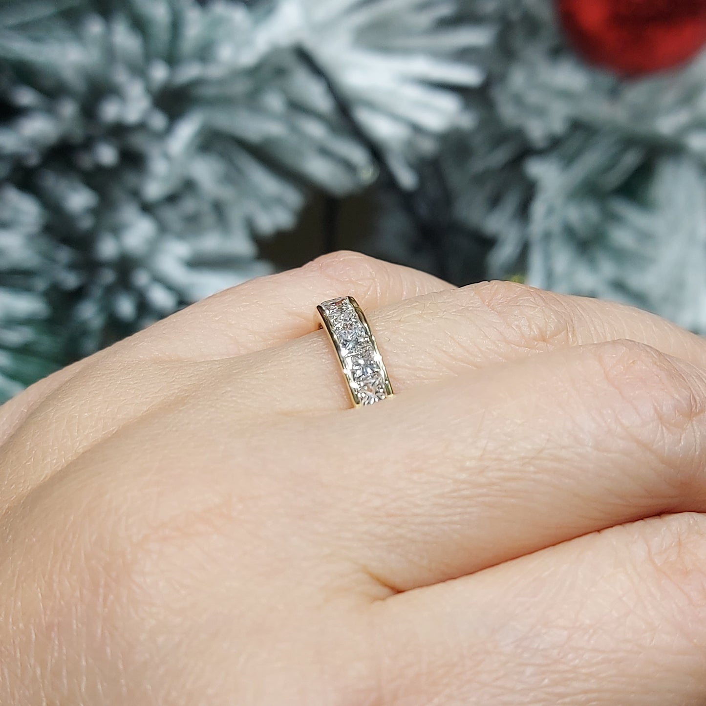 Bague avec diamants de laboratoire taille princesse de 4 carats et 3 mm au total