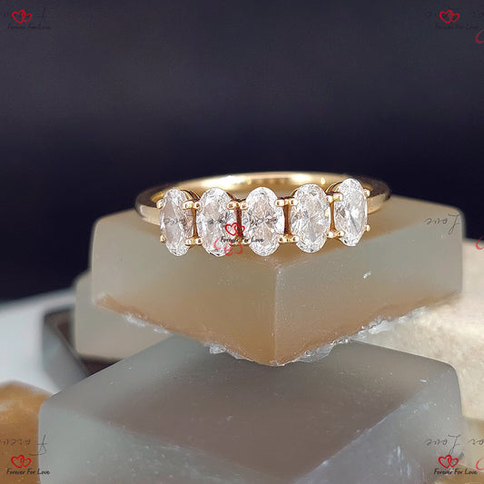 Ovaler Diamant-Ehering, Fünf-Stein-Halb-Eternity-Ring für Sie