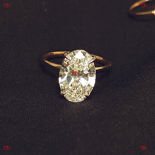 Oval Cut Diamond Engagement Ring