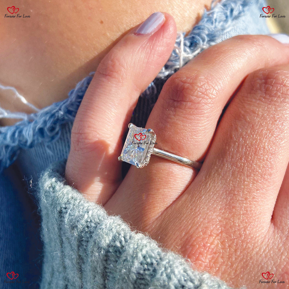 Bague de fiançailles allongée en moissanite taille radiante à effet glace pilée