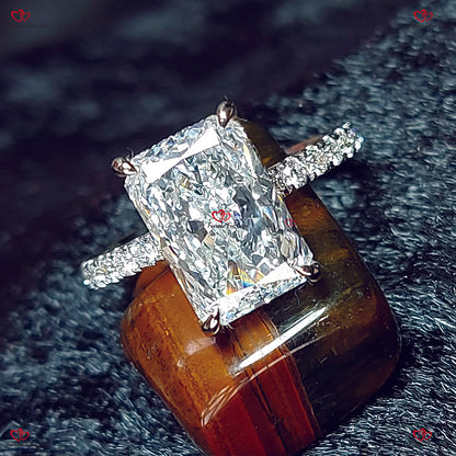 Bague de fiançailles en or blanc avec diamant solitaire de 3,5 carats certifié IGI et taille radiant avec halo caché