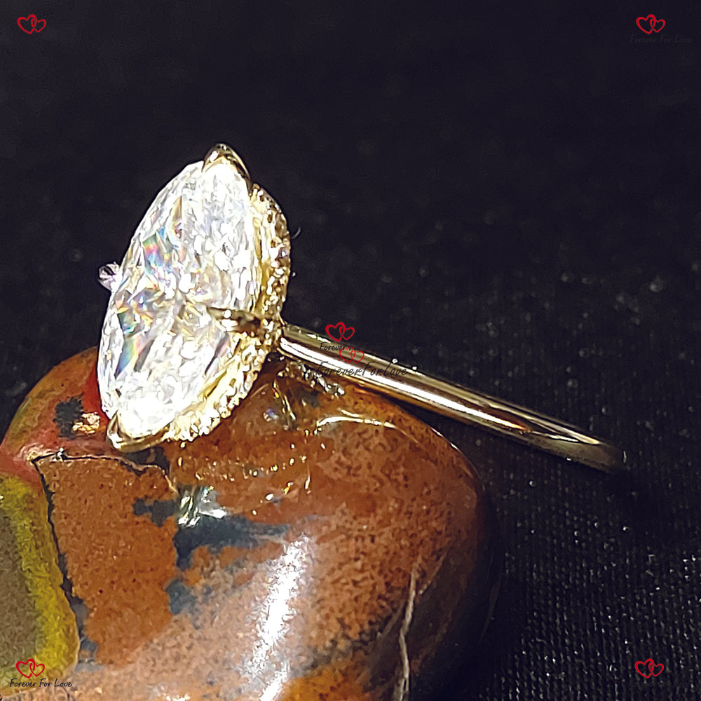 Bague de fiançailles en moissanite à taille ovale | Ovale en glace pilée | Bague halo cachée