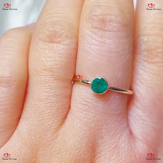 Bague minimaliste avec pierre de naissance naturelle