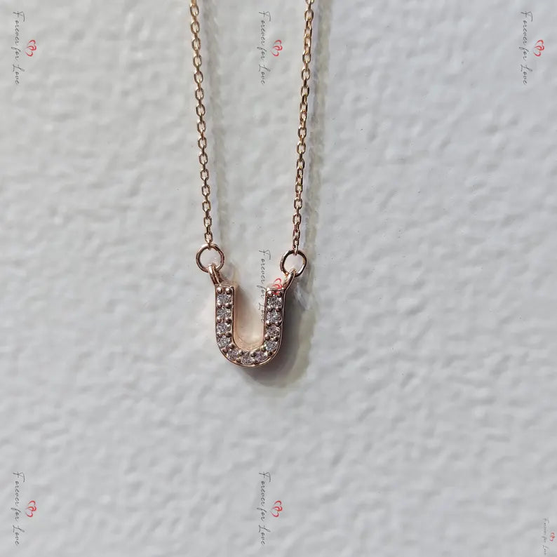 Collier avec lettres en diamant de laboratoire pour femme