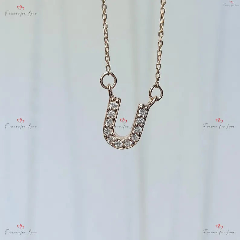 Collier avec lettres en diamant de laboratoire pour femme