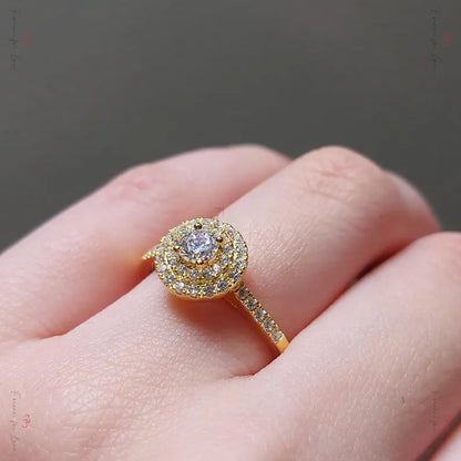 Bague en diamant rond naturel à double halo pavé de 0,5 carat