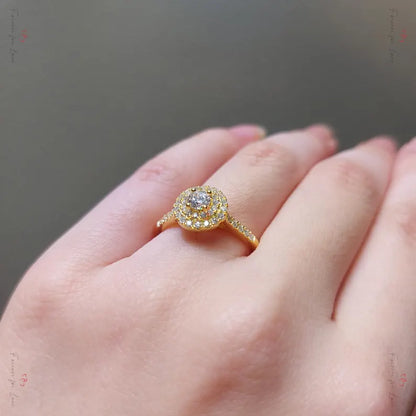 Bague en diamant rond naturel à double halo pavé de 0,5 carat