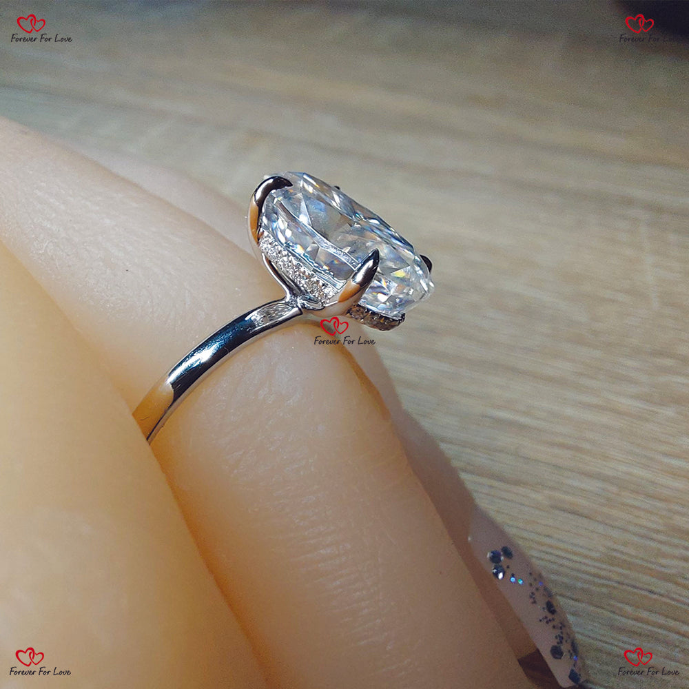 Éclat éthéré : bague de fiançailles hybride en moissanite pilée