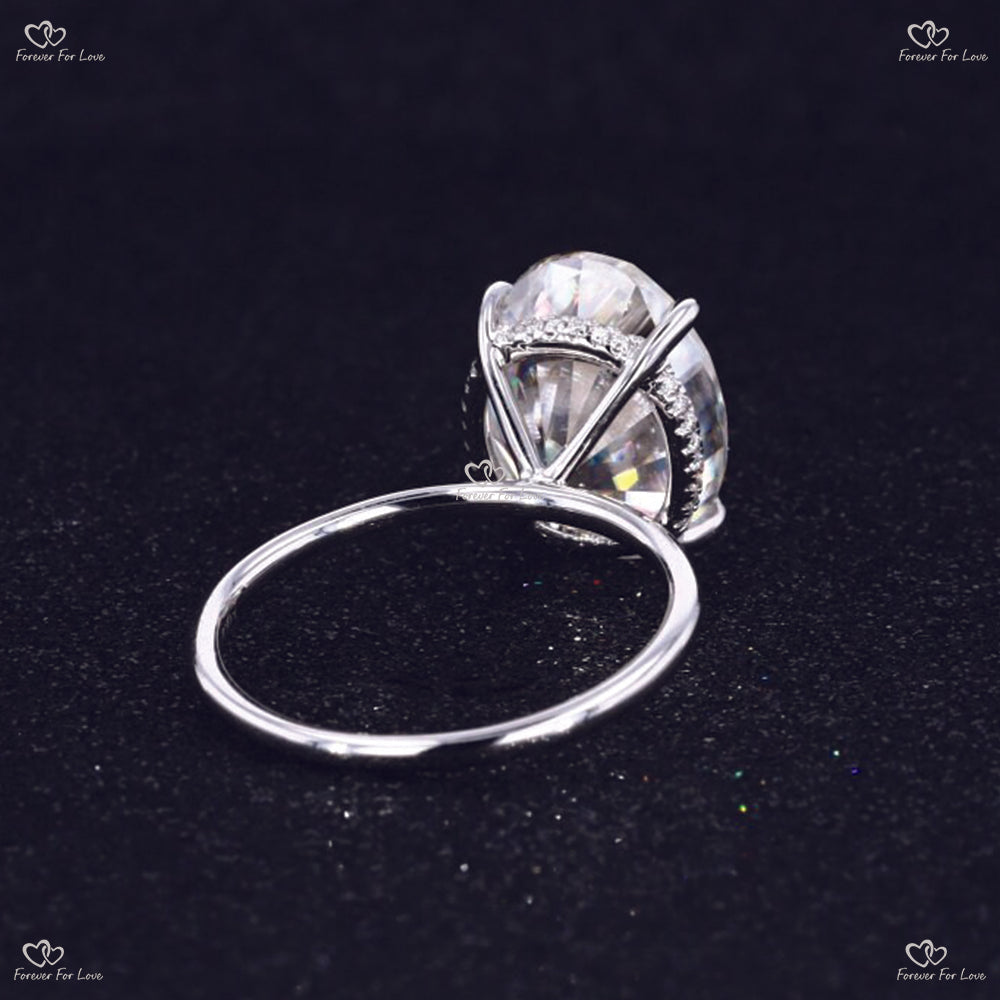 Superbe bague de fiançailles en moissanite ovale Forever