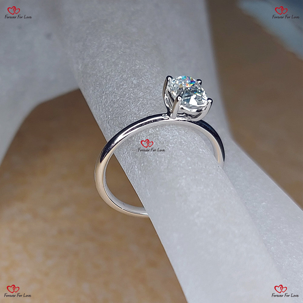 Bague de fiançailles en moissanite ovale - Or massif