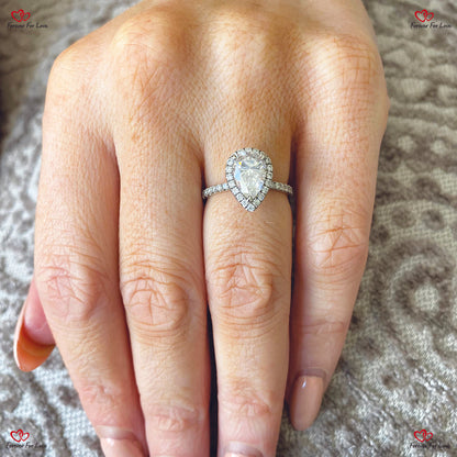 Bague de fiançailles vintage en moissanite en forme de poire avec monture halo en or blanc