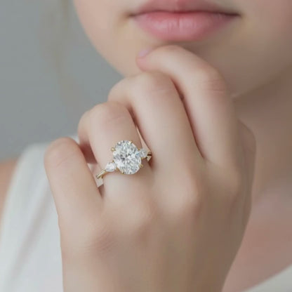 Ovaler Moissanit-Ring im antiken Vintage-Stil im Brillantschliff