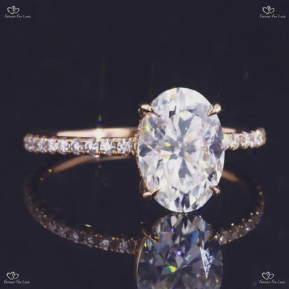 Forever One Moissanit Verlobungsring länglicher Ovalschliff Massivgold