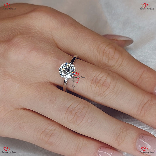 Bague de fiançailles avec diamant solitaire rond